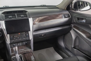 Седан Toyota Camry 2017 года, 1299000 рублей, Томск