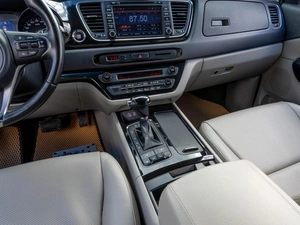 Минивэн Kia Carnival 2016 года, 2489000 рублей, Саратов