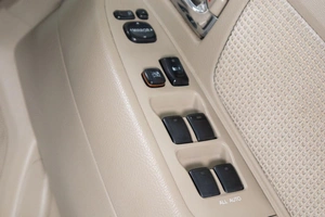 Минивэн Toyota Raum 2003 года, 719000 рублей, Сургут