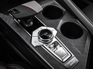 Лифтбек Changan UNI-V 2023 года, 2299000 рублей, Кирилловка