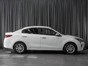 Седан Kia Rio 2020 года, 1819000 рублей, Тюмень