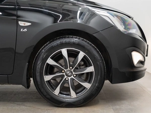 Седан Hyundai Solaris 2016 года, 1150000 рублей, Красноярск