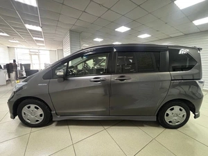 Минивэн Honda Freed 2013 года, 1050000 рублей, Ачинск