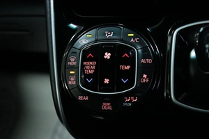 Минивэн Toyota Esquire 2018 года, 2348000 рублей, Солонцы