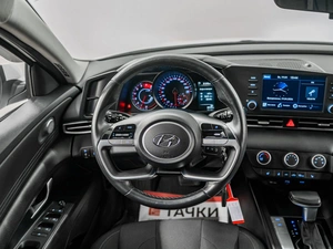 Седан Hyundai Elantra 2021 года, 2015000 рублей, Красноярск