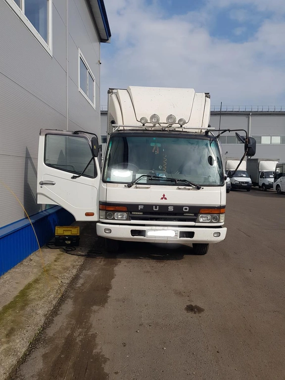 Фургон Mitsubishi Fuso Fighter, 1997 1997 года, 2500000 рублей, Красноярск
