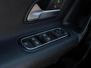 Хетчбэк Mercedes-benz A-класс 2019 года, 2000000 рублей, Краснодар