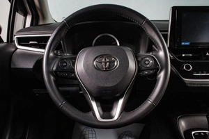 Седан Toyota Corolla 2020 года, 1899000 рублей, Сургут