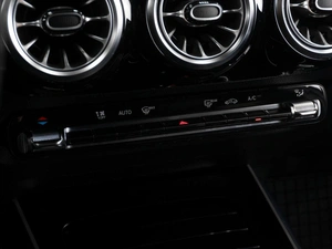 Внедорожник Mercedes-benz GLA-класс 2021 года, 3389000 рублей, Тюмень