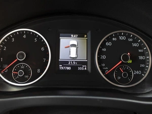 Внедорожник Volkswagen Tiguan 2011 года, 1390000 рублей, Омск