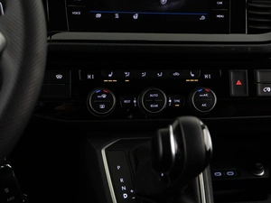 Минивэн Volkswagen Multivan 2021 года, 8899050 рублей, Москва