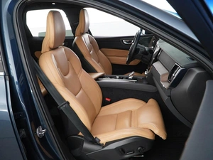 Внедорожник Volvo XC60 2021 года, 4107055 рублей, Москва