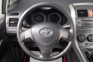 Хетчбэк Toyota Auris 2007 года, 589000 рублей, Оренбург