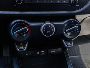 Хетчбэк Kia Rio X-Line 2019 года, 1339000 рублей, Краснодар
