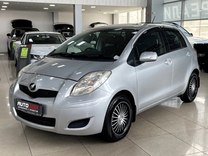 Хетчбэк Toyota Vitz 2009 года, 547000 рублей, Солонцы