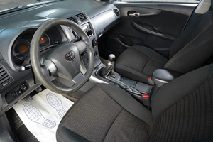 Седан Toyota Corolla 2011 года, 929000 рублей, Тюмень