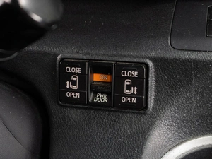 Минивэн Toyota Sienta 2015 года, 1279000 рублей, Тюмень