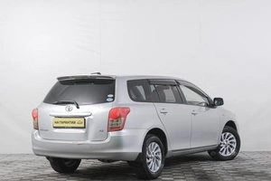 Универсал Toyota Corolla Fielder 2012 года, 949000 рублей, Кемерово