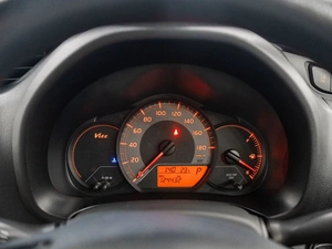 Хетчбэк Toyota Vitz 2017 года, 875000 рублей, Красноярск