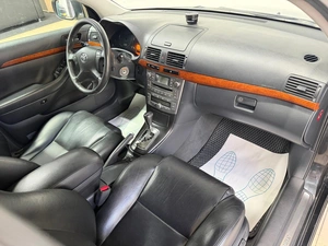 Универсал Toyota Avensis 2006 года, 759000 рублей, Красноярск