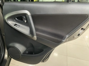 Внедорожник Toyota RAV4 2011 года, 1387000 рублей, Солонцы