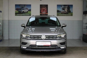 Внедорожник Volkswagen Tiguan 2016 года, 2450000 рублей, Красноярск