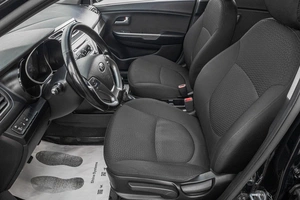 Хетчбэк Kia Rio 2017 года, 989000 рублей, Барнаул