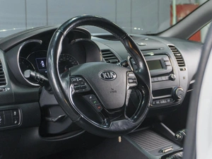 Седан Kia Cerato 2019 года, 1649000 рублей, Сургут