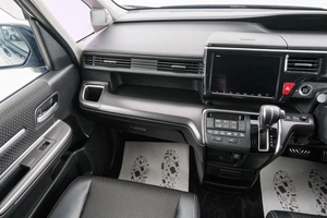 Минивэн Honda Stepwgn Spada 2019 года, 2299000 рублей, Красноярск