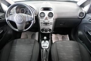 Хетчбэк Opel Corsa 2011 года, 489000 рублей, Омск