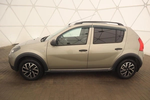 Хэтчбек Renault Sandero 2011 года, 735000 рублей, Орёл