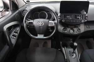 Внедорожник Toyota RAV4 2010 года, 1599000 рублей, Омск