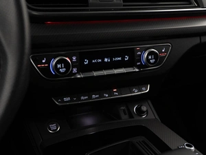 Внедорожник Audi Q5L 2023 года, 5489999 рублей, Москва