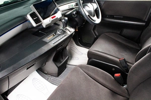 Минивэн Honda Freed 2012 года, 1149000 рублей, Сургут