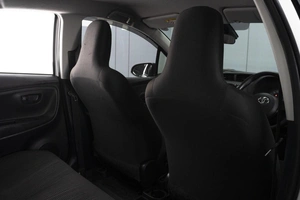 Хетчбэк Toyota Vitz 2019 года, 990000 рублей, Омск