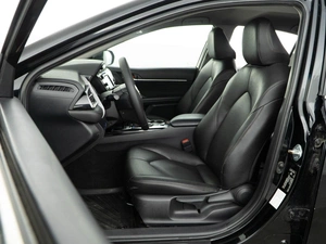 Седан Toyota Camry 2020 года, 2269050 рублей, Москва