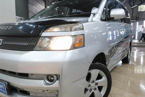 Минивэн Toyota Voxy 2006 года, 889000 рублей, Новокузнецк