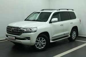 Внедорожник Toyota Land Cruiser 2015 года, 5356000 рублей, Красноярск