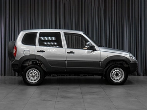Внедорожник Chevrolet Niva 2016 года, 529000 рублей, Тюмень