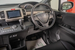 Минивэн Honda Freed 2013 года, 1299000 рублей, Томск