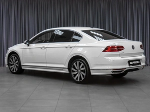 Седан Volkswagen Passat 2018 года, 2389000 рублей, Тюмень