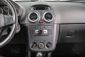 Хетчбэк Opel Corsa 2011 года, 809000 рублей, Томск