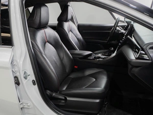 Седан Toyota Camry 2021 года, 2749000 рублей, Тюмень