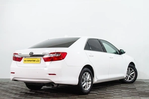 Седан Toyota Camry 2013 года, 1699000 рублей, Сургут