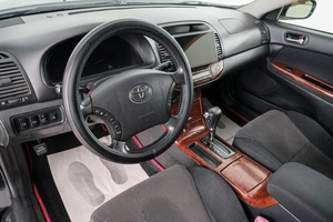 Седан Toyota Camry 2005 года, 1049000 рублей, Красноярск