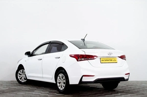 Седан Hyundai Solaris 2019 года, 989000 рублей, Сургут