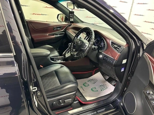 Внедорожник Toyota Harrier 2018 года, 2930000 рублей, Красноярск