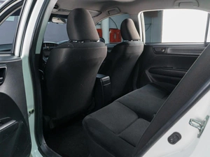 Седан Toyota Corolla Axio 2019 года, 1599000 рублей, Сургут