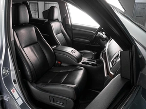 Внедорожник Toyota Highlander 2014 года, 3199000 рублей, Тюмень