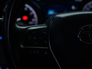 Седан Toyota Camry 2021 года, 2891444 рублей, Москва